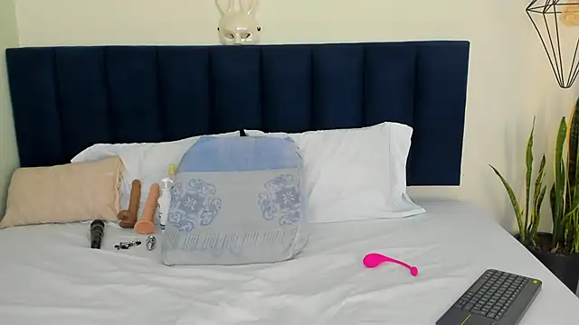 sophieturner mg online show from 01.17.26