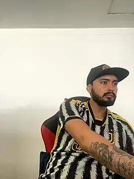 Snapshot of cristopher_wallacee chatting on 10.06.25 cristopher wallacee online show from 10.06.25