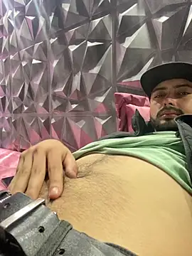 Snapshot of cristopher_wallacee chatting on 10.30.25 cristopher wallacee online show from 10.30.25