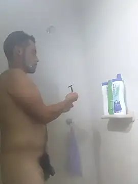 Snapshot of Zeus093387 chatting on 09.16.25 Zeus093387 online show from 09.16.25