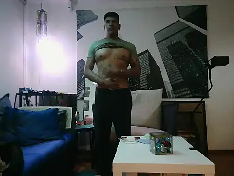 Snapshot of Romario28 chatting on 12.02.25 Romario28 online show from 12.02.25