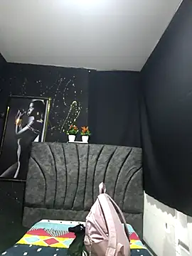Snapshot of AmberGold- chatting on 09.19.25 AmberGold- online show from 09.19.25