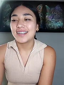 Snapshot of AmberGold- chatting on 09.30.25 AmberGold- online show from 09.30.25