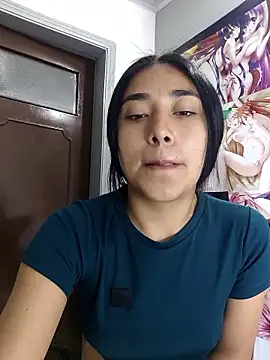 Snapshot of AmberGold- chatting on 10.11.25 AmberGold- online show from 10.11.25