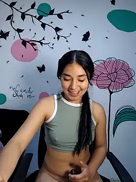 Snapshot of AmberGold- chatting on 10.16.25 AmberGold- online show from 10.16.25