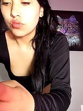 Snapshot of AmberGold- chatting on 10.19.25 AmberGold- online show from 10.19.25