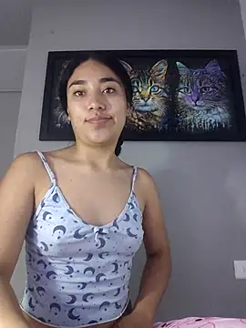 Snapshot of AmberGold- chatting on 10.23.25 AmberGold- online show from 10.23.25