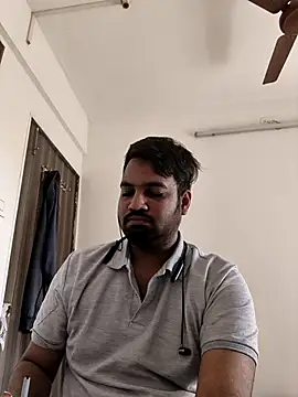 Snapshot of vinay_smalldick chatting on 11.14.25 vinay smalldick online show from 11.14.25