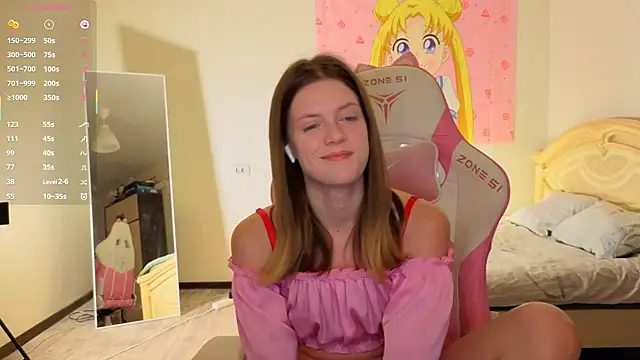 VibeQueenLucy online show from 12.22.25