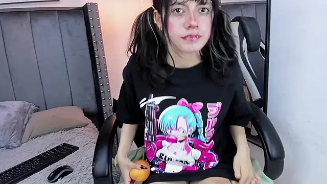 Snapshot of Miyu_Komori chatting on 02.14.26 Miyu Komori online show from 02.14.26