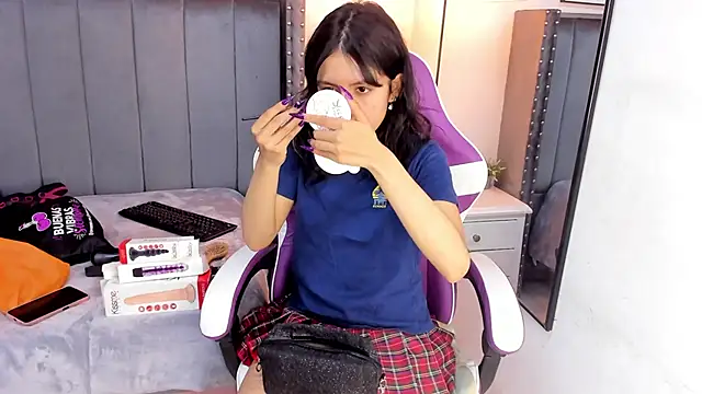 Snapshot of Miyu_Komori chatting on 05.08.26 Miyu Komori online show from 05.08.26