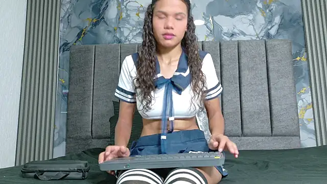 AngelineJolie online show from 09.20.25