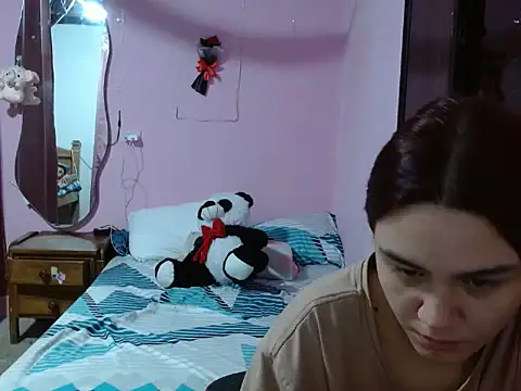 Snapshot of ScarlethG chatting on 09.28.25 ScarlethG online show from 09.28.25