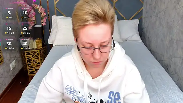 AlexandraGreen online show from 10.21.25