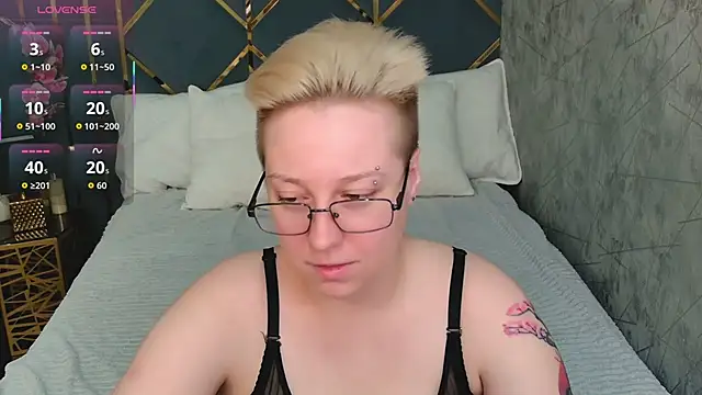 AlexandraGreen online show from 12.04.25