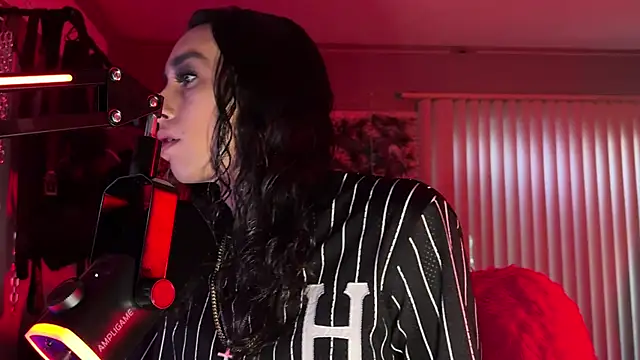 xoFrankie online show from 04.21.26