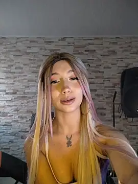Snapshot of Ella_rr chatting on 04.24.26 Ella rr online show from 04.24.26