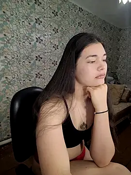 Albi Glow online show from 10.15.25