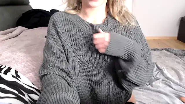 Snapshot of L_Sofia chatting on 02.10.26 L Sofia online show from 02.10.26