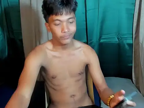 Snapshot of chris_hot_asian_loverboy chatting on 03.31.26 chris hot asian loverboy online show from 03.31.26