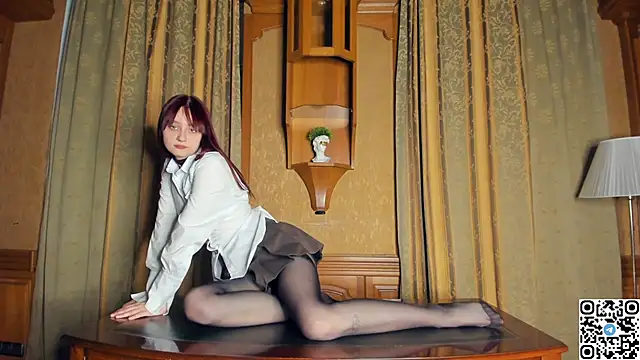 Snapshot of KatyKufel chatting on 04.14.26 KatyKufel online show from 04.14.26