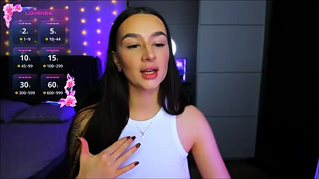 Veronica Larsson online show from 11.26.25