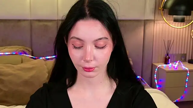 Goldy Stark online show from 10.17.25