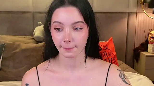 Goldy Stark online show from 10.18.25