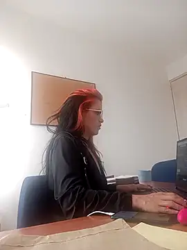 chloelabelle online show from 11.04.25