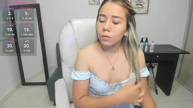 Aiilyn Ds online show from 10.05.25