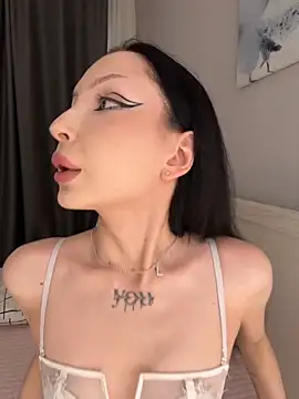 Snapshot of Lina_Thornton_ chatting on 05.18.26 Lina Thornton online show from 05.18.26