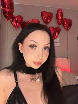 Snapshot of Lina_Thornton_ chatting on 06.17.26 Lina Thornton online show from 06.17.26