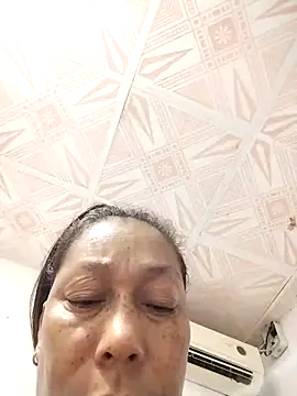 Naomi-Mature online show from 12.05.25