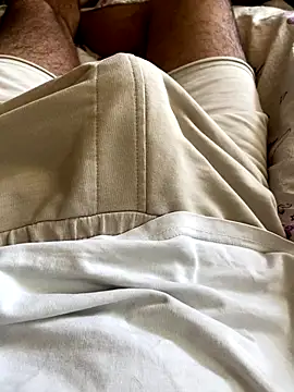 Snapshot of SolomonHej4 chatting on 11.08.25 SolomonHej4 online show from 11.08.25