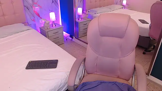 Red kytty6 online show from 11.20.25