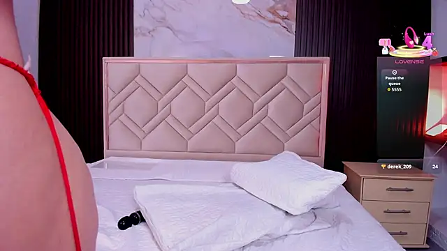 MiaaFarrel online show from 10.29.25