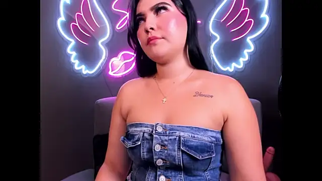 MiaaFarrel online show from 11.08.25