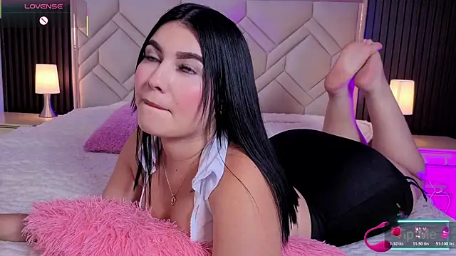 MiaaFarrel online show from 02.24.26