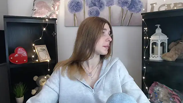 JuiceLips   online show from 10.09.25