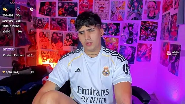 Snapshot of Saturn_boy chatting on 11.01.25 Saturn boy online show from 11.01.25