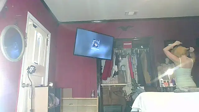 Snapshot of TaylorMade2223 chatting on 09.11.25 TaylorMade2223 online show from 09.11.25