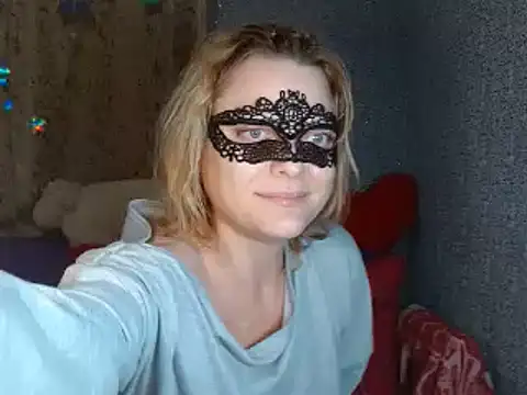 Miss Nona online show from 10.28.25