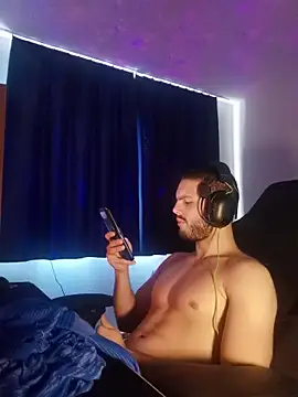 EyesNeverLies online show from 12.01.25