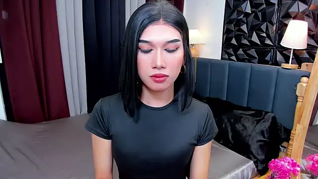 MaxCollins online show from 11.08.25