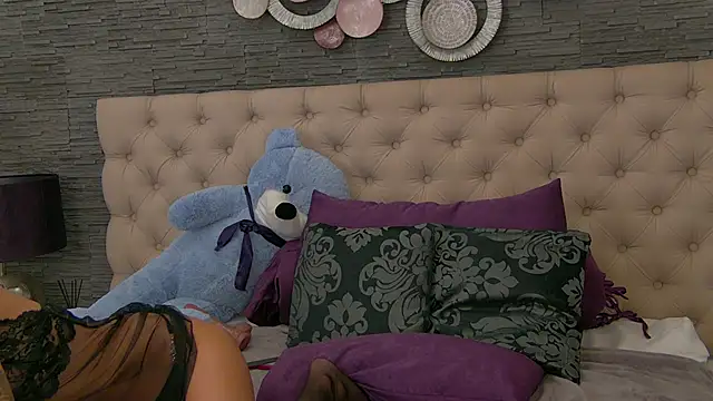 VannyFoxx online show from 10.25.25