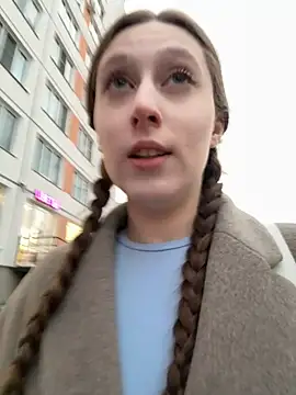 FroggyAnna online show from 10.12.25