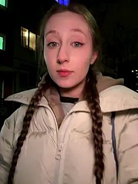 FroggyAnna online show from 12.16.25