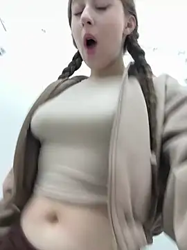 Snapshot of FroggyAnna chatting on 03.04.26 FroggyAnna online show from 03.04.26