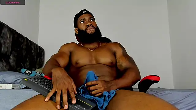 Snapshot of james_musclebbc chatting on 05.16.26 james musclebbc online show from 05.16.26