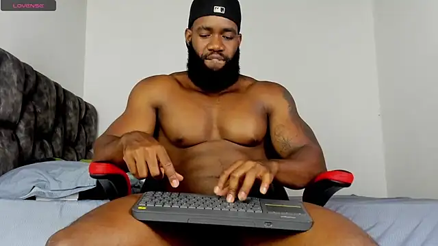 Snapshot of james_musclebbc chatting on 05.22.26 james musclebbc online show from 05.22.26